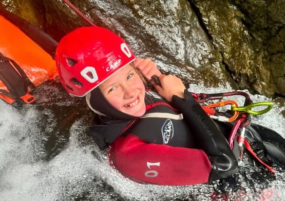 girl-ghyll-scrambling